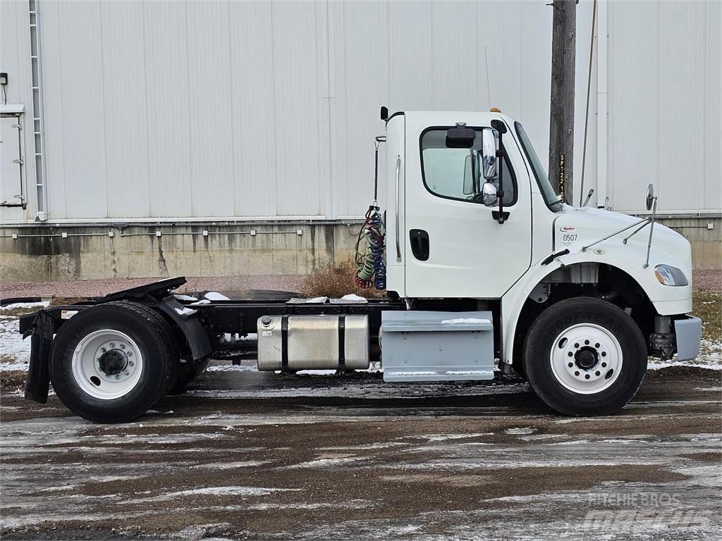 Freightliner M2 106 وحدات الجر