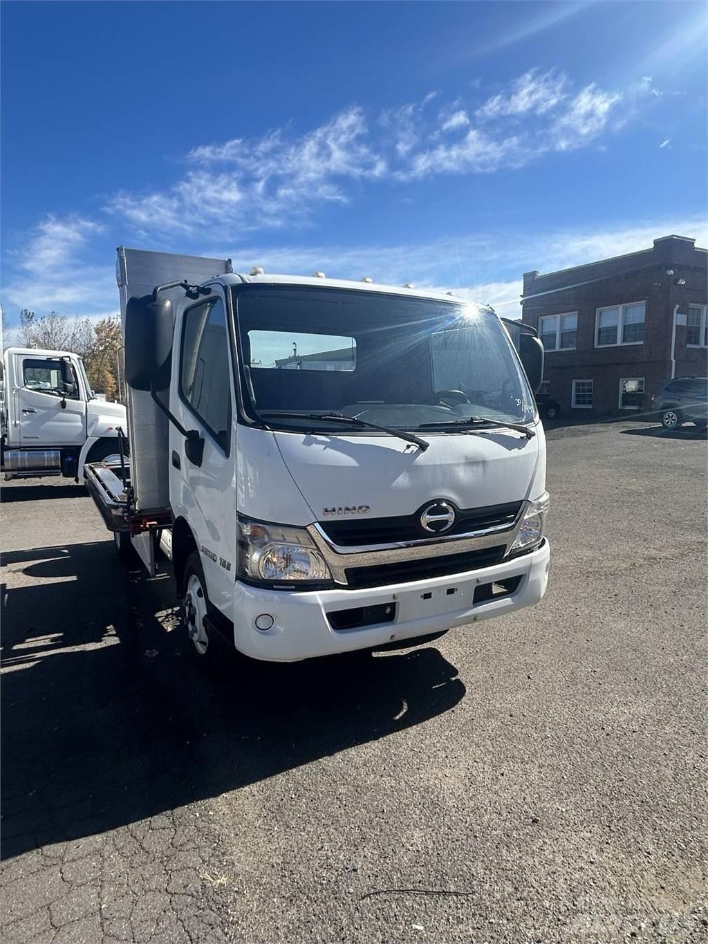 Hino 155 شاحنات أخرى