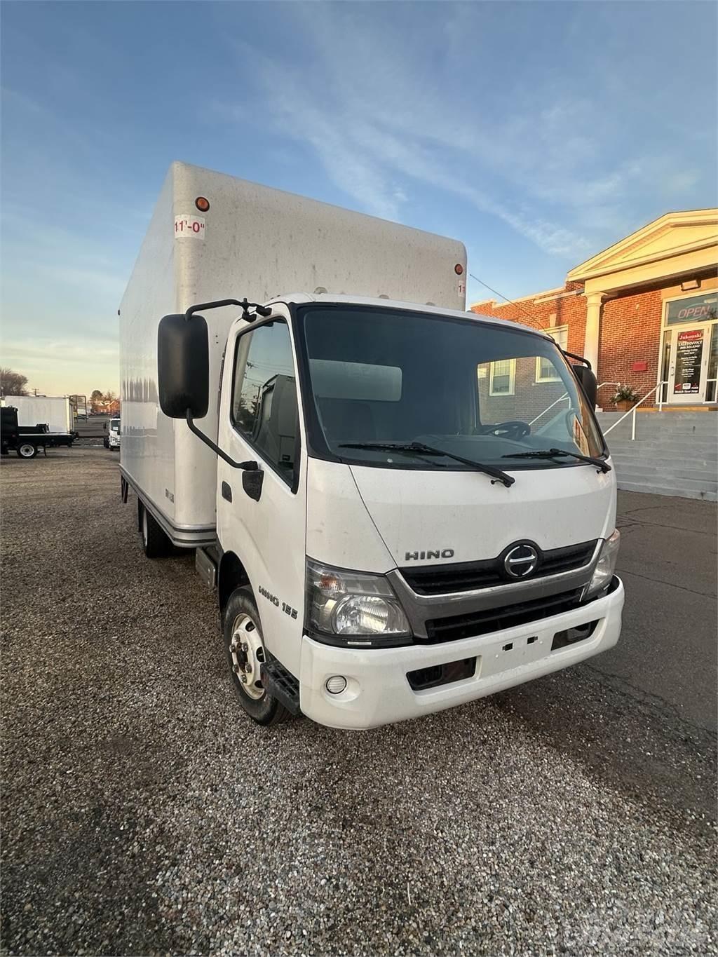 Hino 155 شاحنات ذات هيكل صندوقي