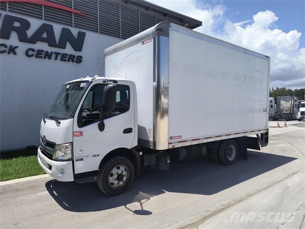 Hino 155 شاحنات ذات هيكل صندوقي