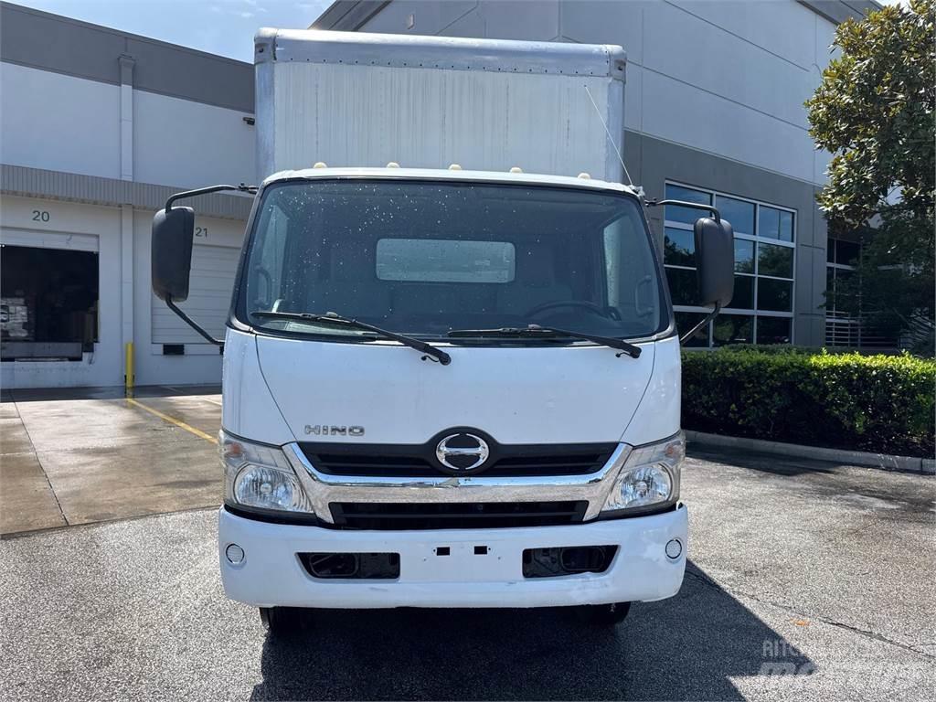 Hino 195 شاحنات ذات هيكل صندوقي