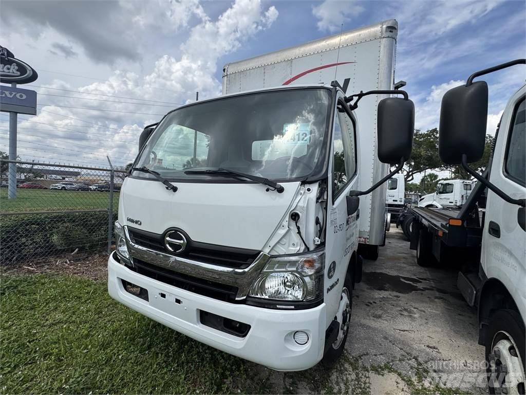 Hino 195 شاحنات ذات هيكل صندوقي