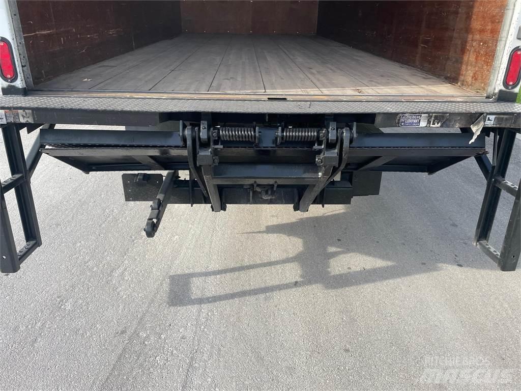Hino 195 شاحنات ذات هيكل صندوقي