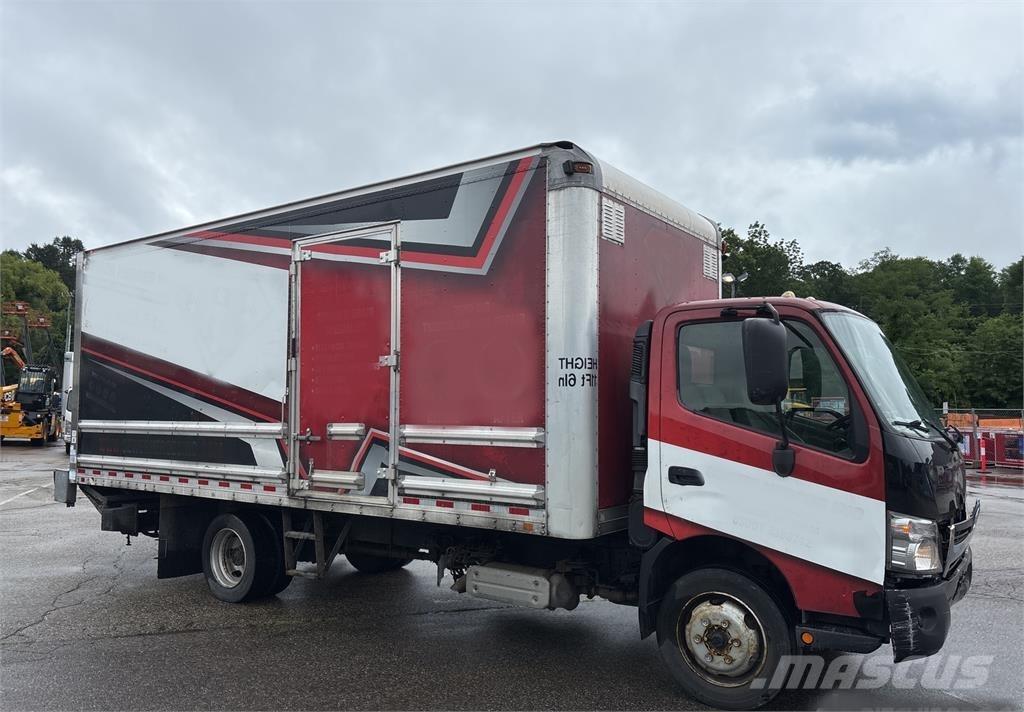 Hino 195 شاحنات ذات هيكل صندوقي
