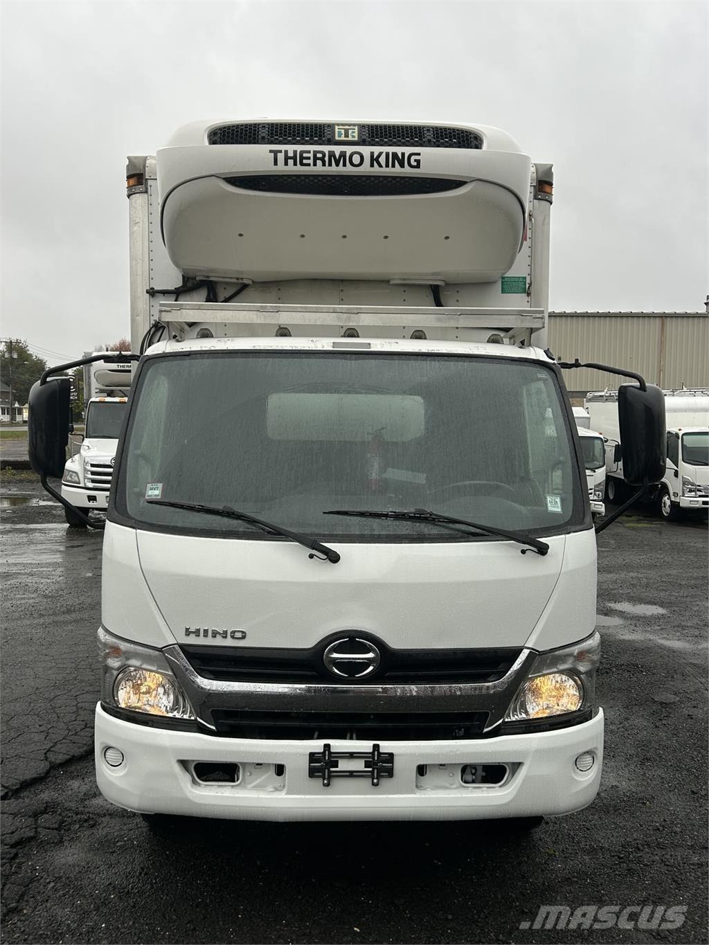 Hino 195 شاحنات ذات هيكل صندوقي