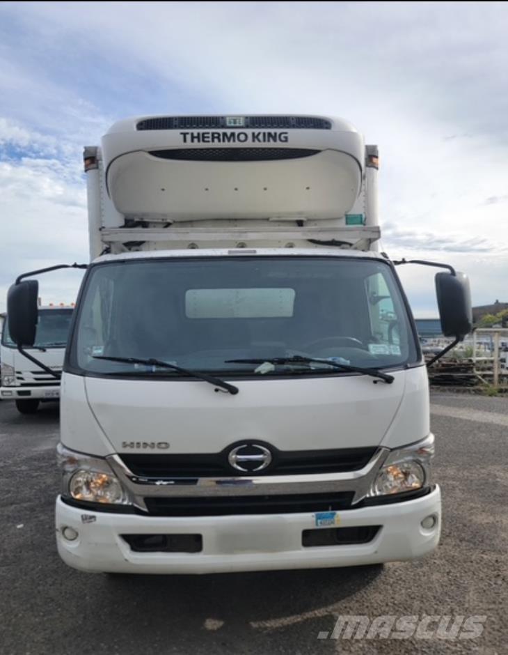 Hino 195 شاحنات ذات هيكل صندوقي