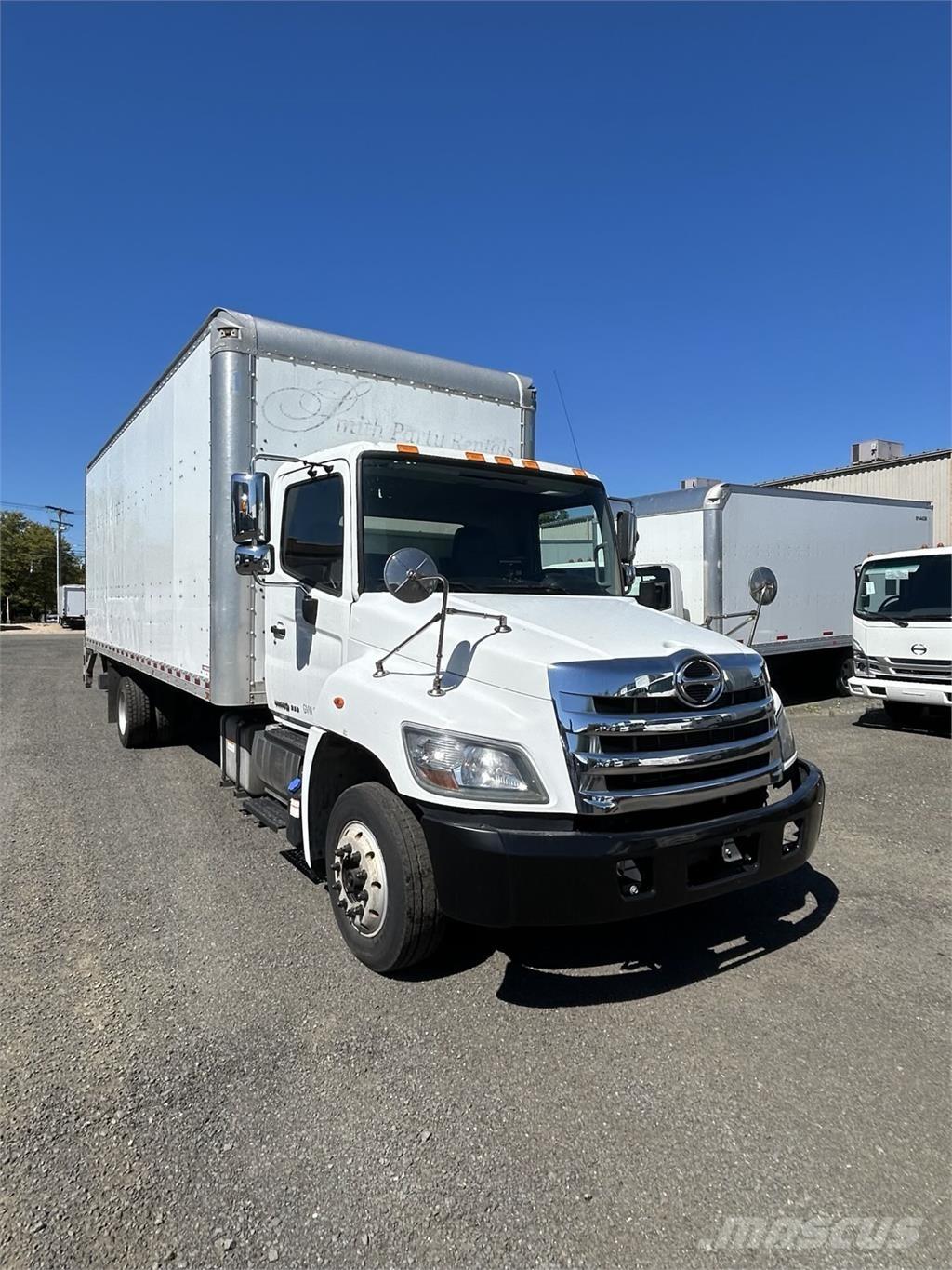 Hino 258ALP شاحنات ذات هيكل صندوقي