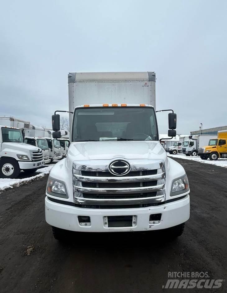 Hino 268 شاحنات ذات هيكل صندوقي