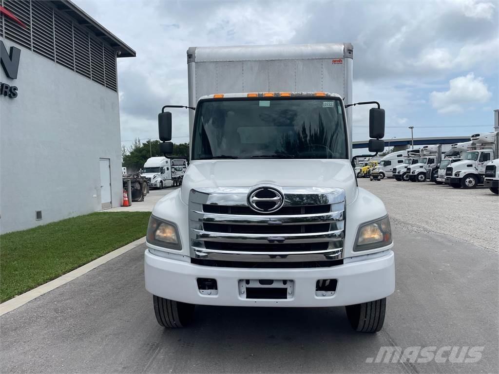 Hino 268 شاحنات ذات هيكل صندوقي