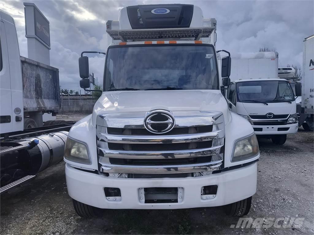 Hino 268 شاحنات ذات هيكل صندوقي