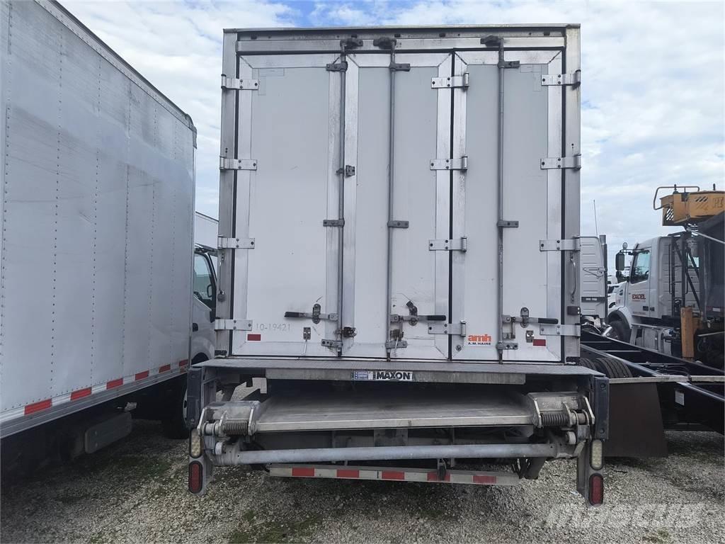 Hino 268 شاحنات ذات هيكل صندوقي