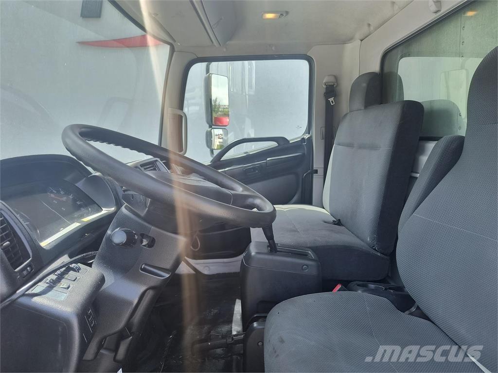 Hino 268 شاحنات ذات هيكل صندوقي