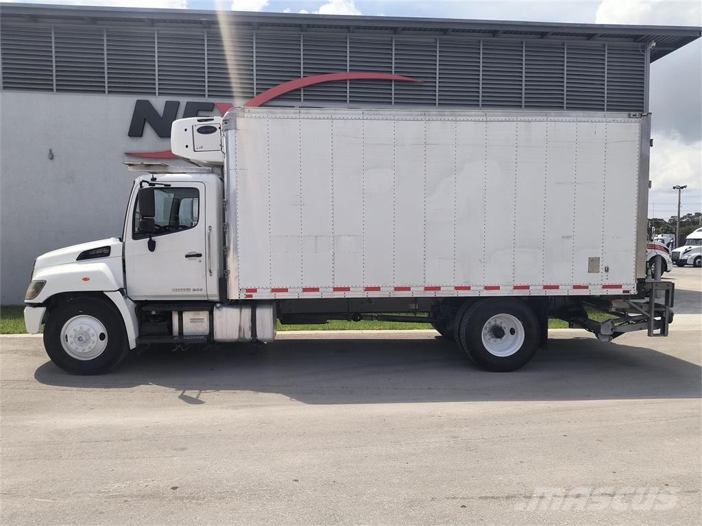Hino 268 شاحنات ذات هيكل صندوقي