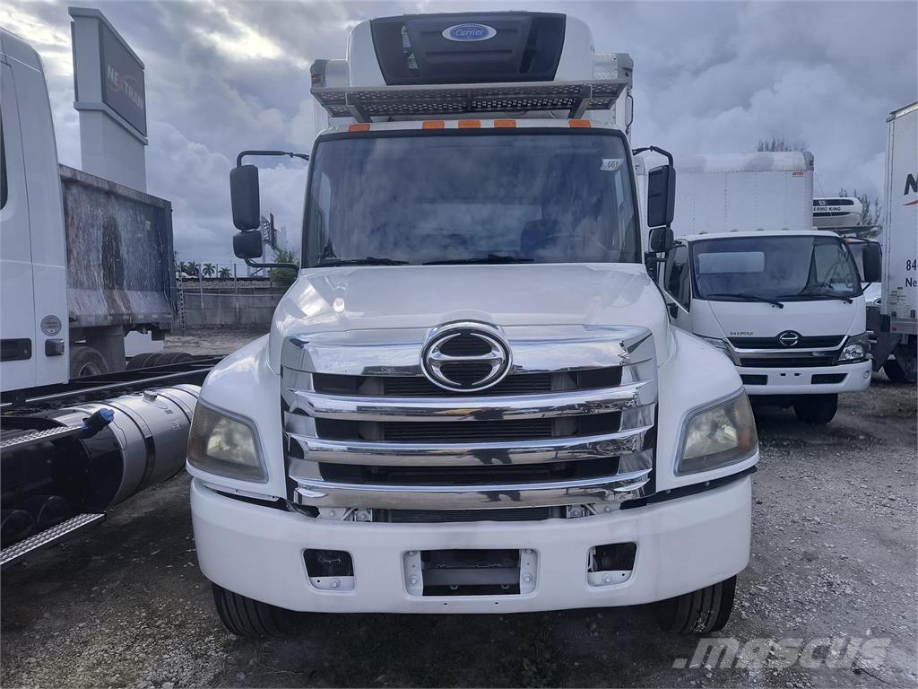 Hino 268 شاحنات ذات هيكل صندوقي
