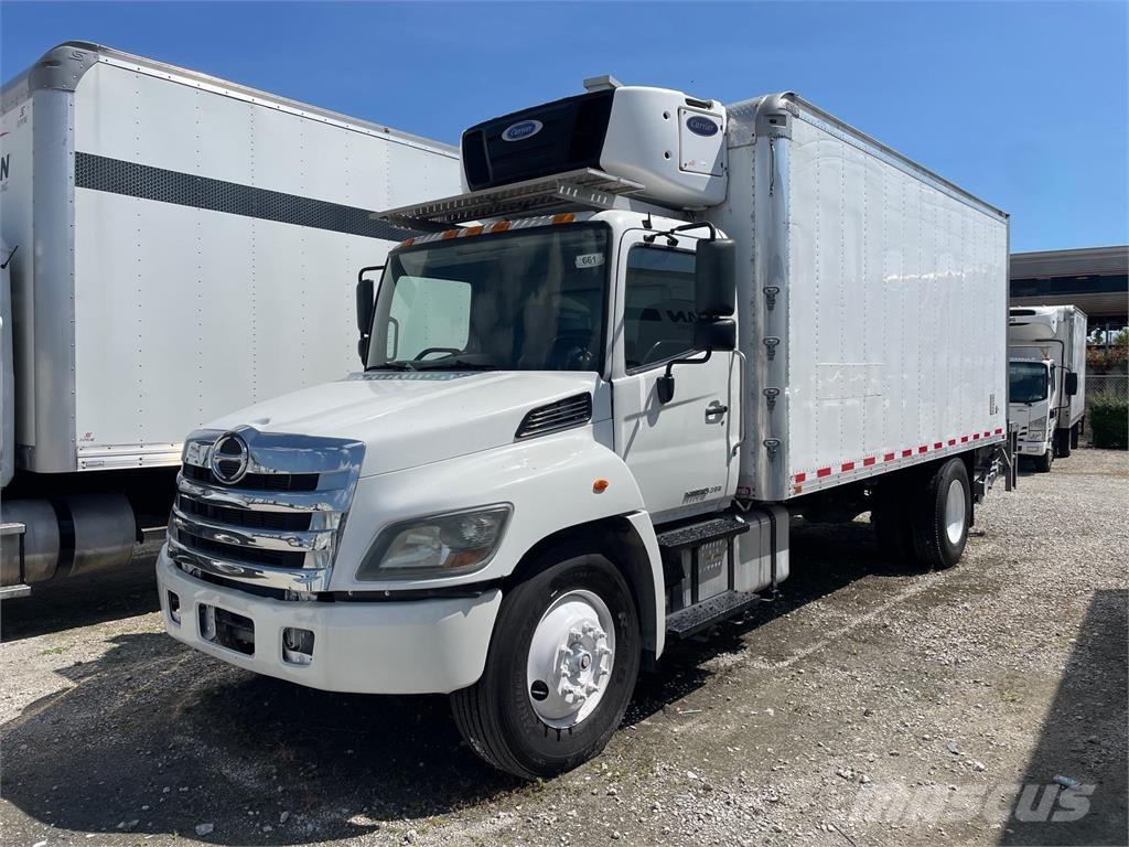 Hino 268 شاحنات ذات هيكل صندوقي