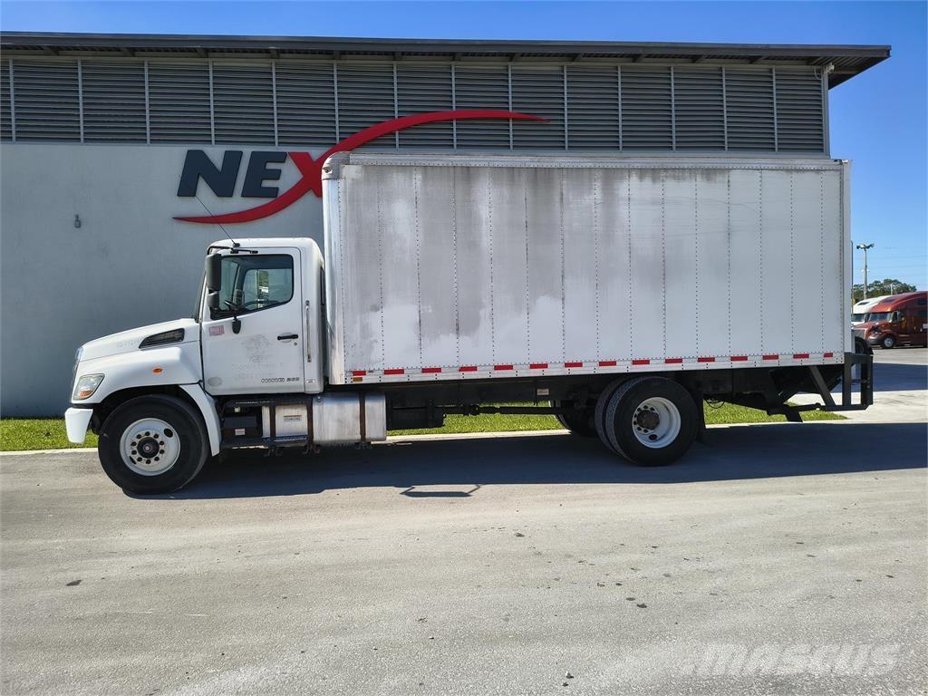 Hino 268A شاحنات ذات هيكل صندوقي