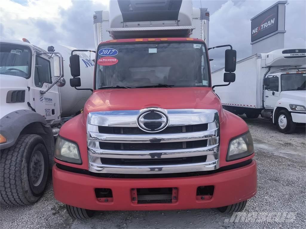 Hino 268A شاحنات ذات هيكل صندوقي
