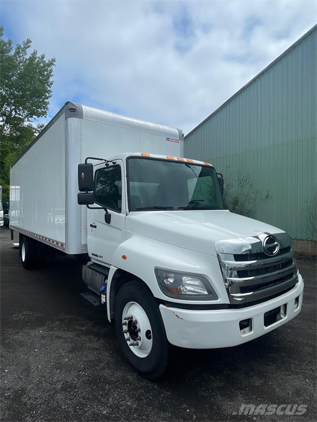 Hino 268A شاحنات ذات هيكل صندوقي