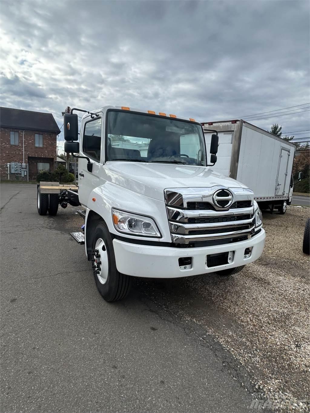 Hino L6 شاحنات ذات هيكل صندوقي