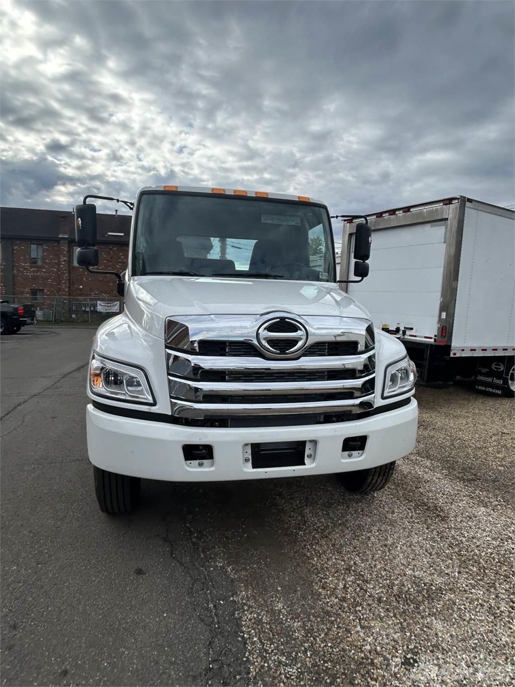 Hino L6 شاحنات ذات هيكل صندوقي