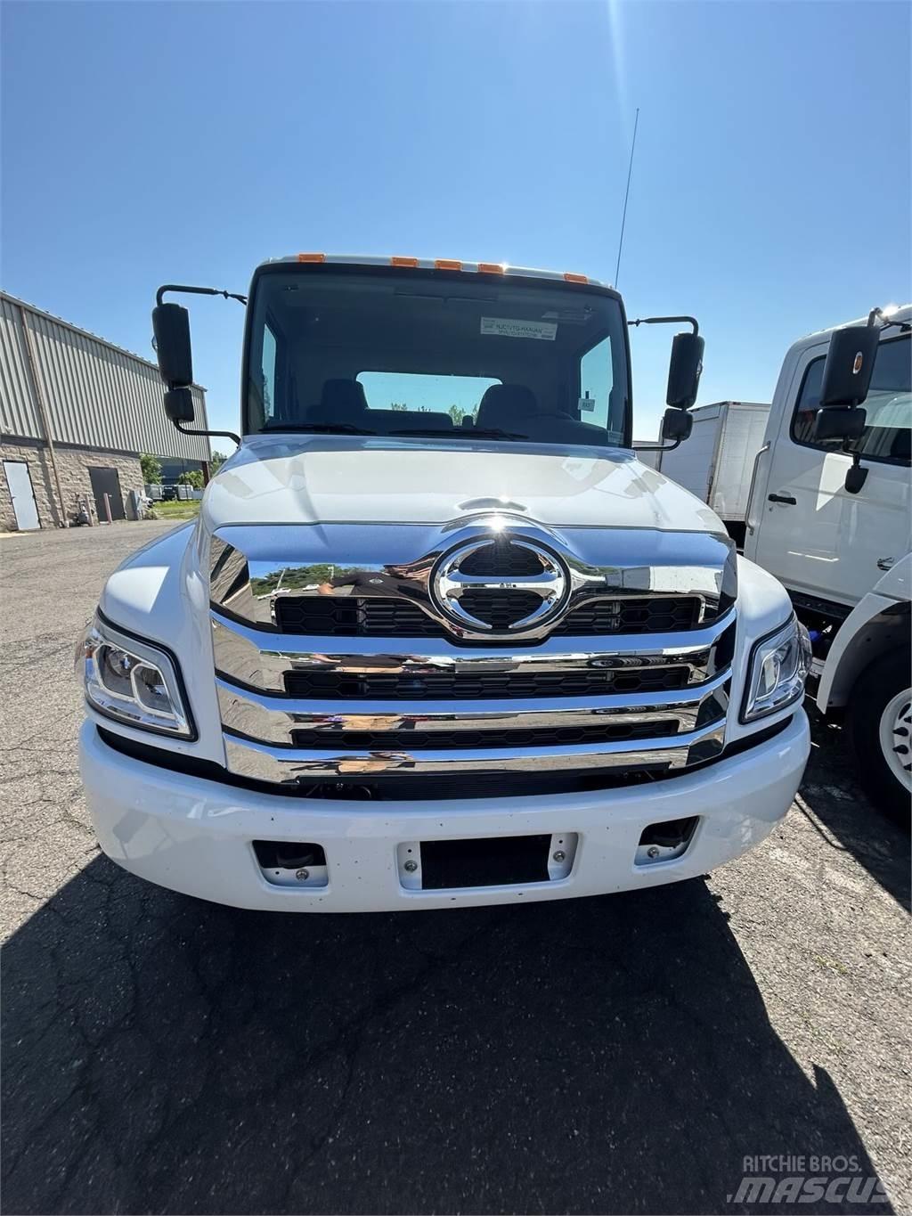 Hino L6 شاحنات بمقصورة وهيكل