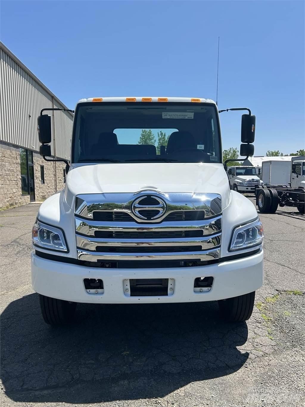 Hino L6 شاحنات بمقصورة وهيكل