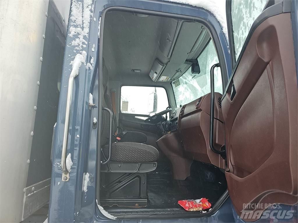 Hino L6 شاحنات ذات هيكل صندوقي