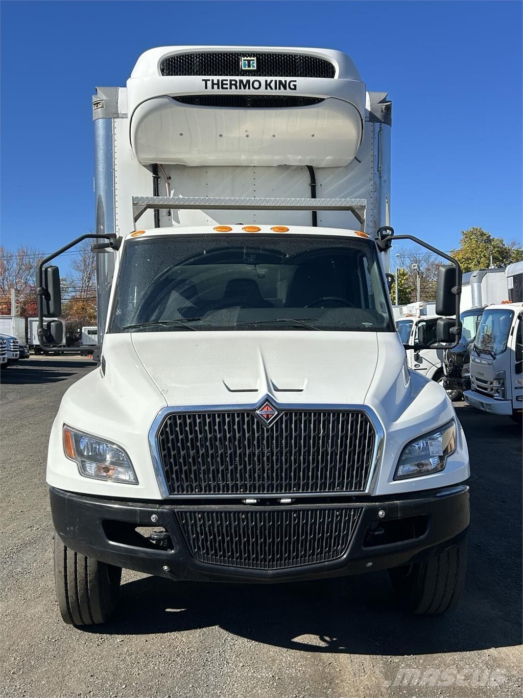 International MV607 شاحنات ذات هيكل صندوقي