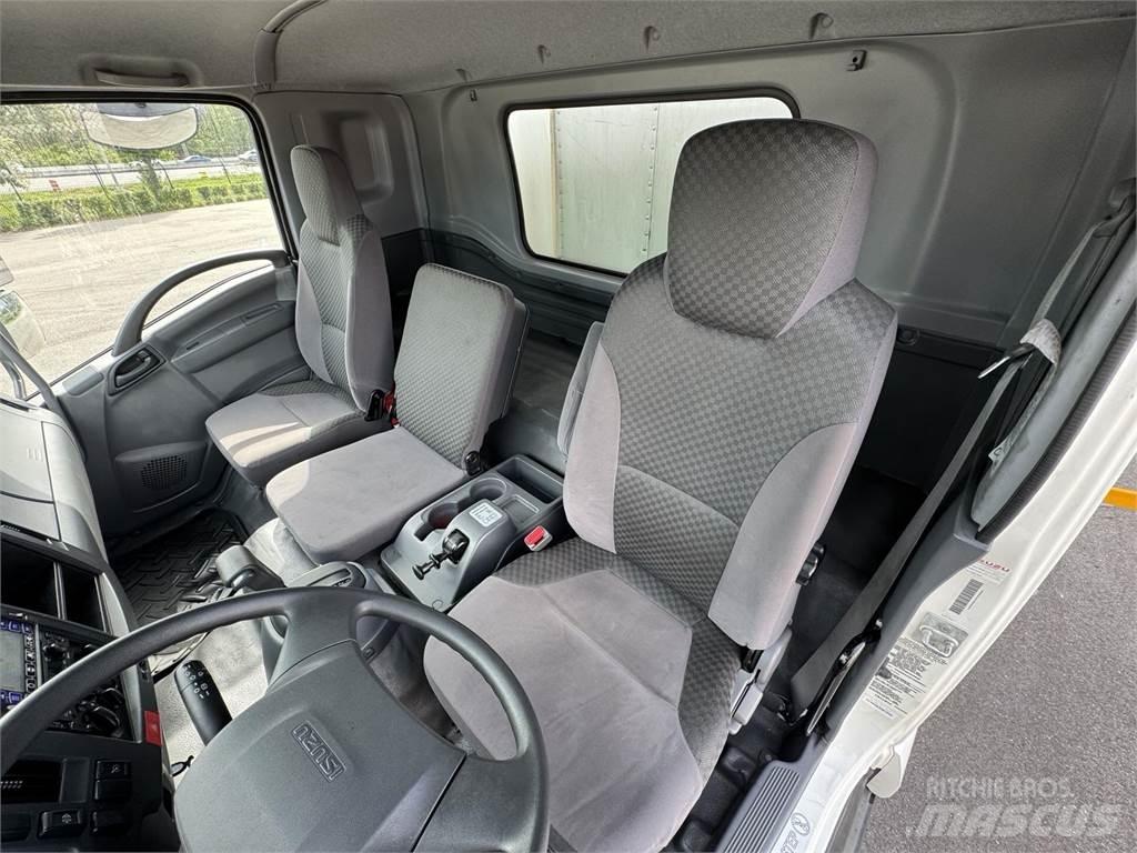 Isuzu FTR شاحنات ذات هيكل صندوقي