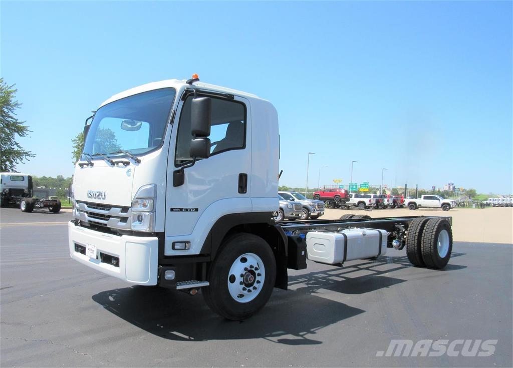 Isuzu FTR MT3 شاحنات بمقصورة وهيكل