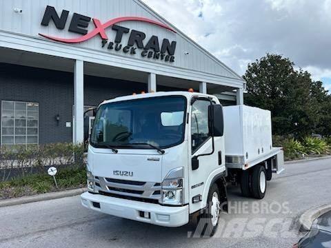 Isuzu NPR-1F104 شاحنات بمقصورة وهيكل