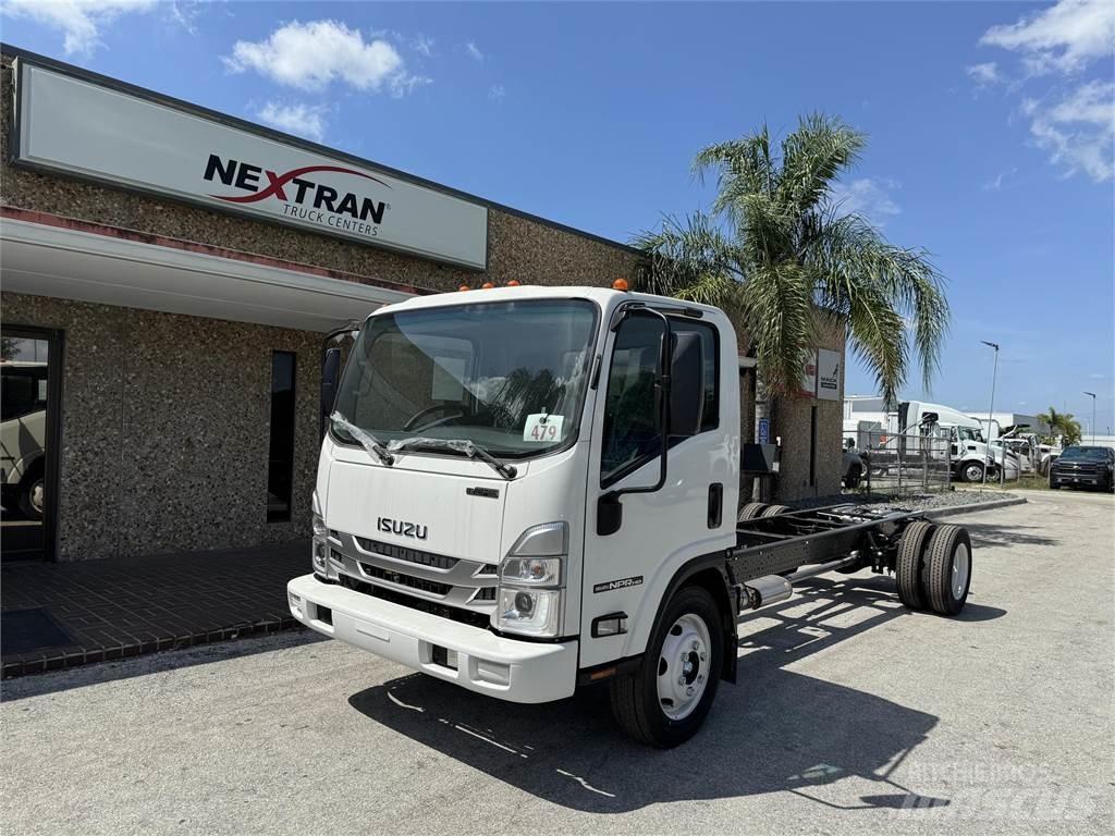 Isuzu NPR-1F404 شاحنات بمقصورة وهيكل