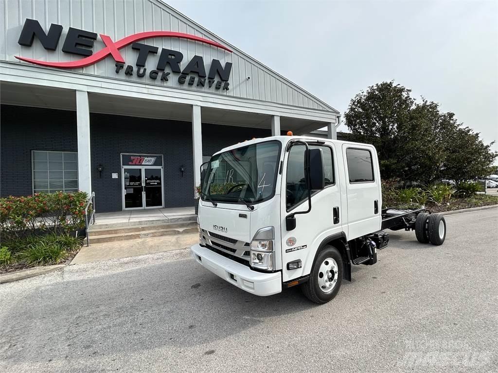 Isuzu NPR-3G454 شاحنات بمقصورة وهيكل