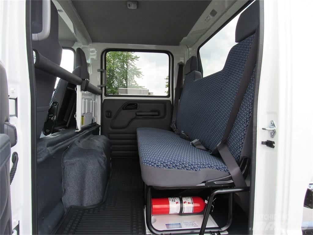 Isuzu NPR HD GAS شاحنات بمقصورة وهيكل