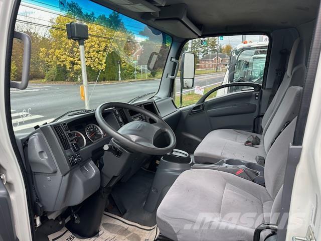 Isuzu NQR شاحنات ذات هيكل صندوقي