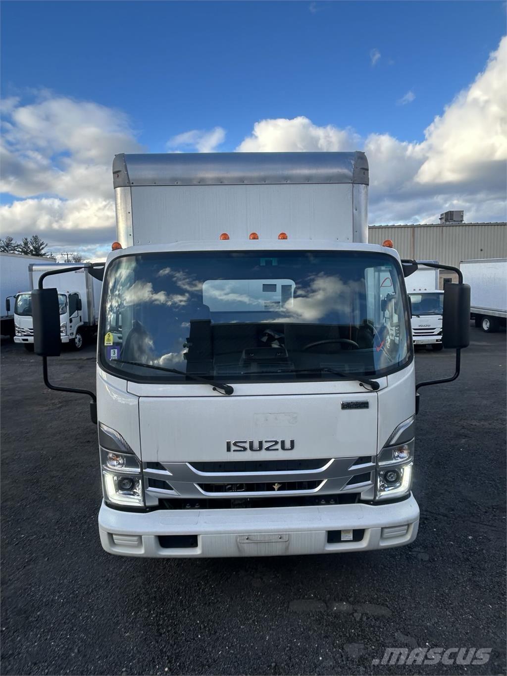 Isuzu NRR شاحنات ذات هيكل صندوقي