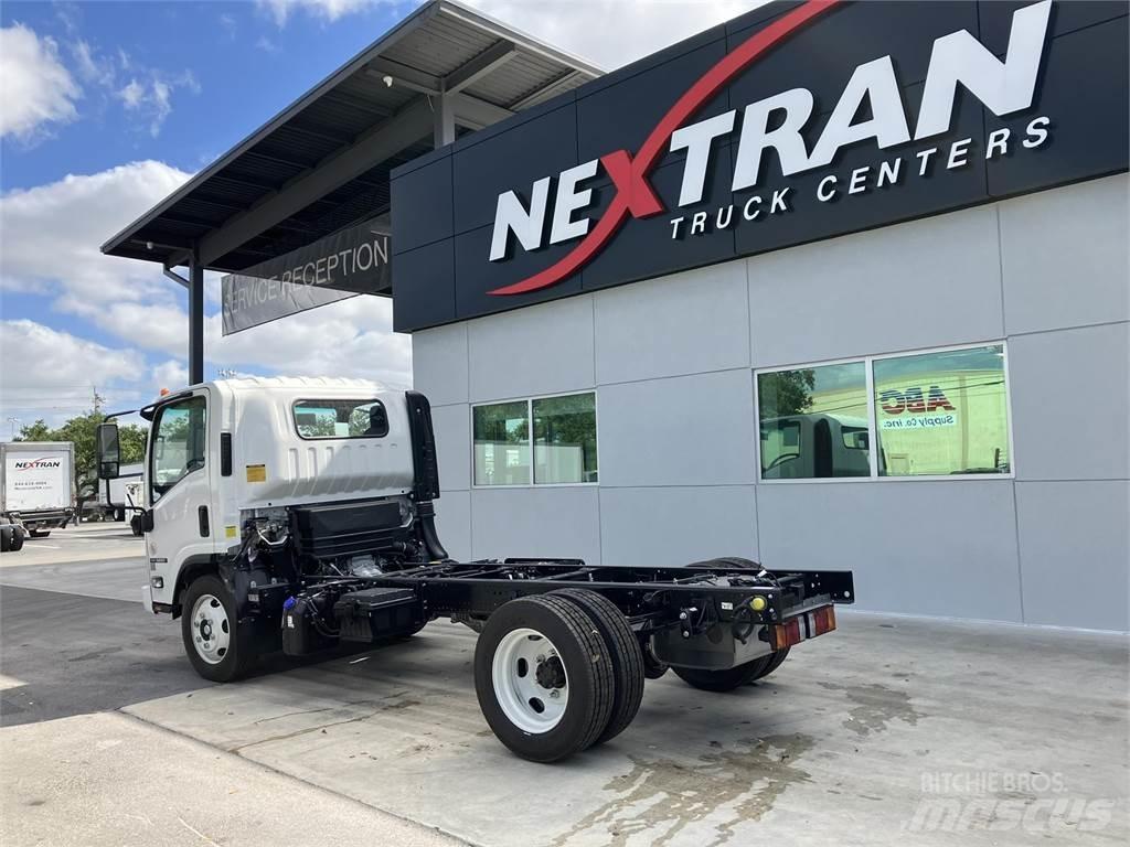 Isuzu NRR-3U454 شاحنات بمقصورة وهيكل