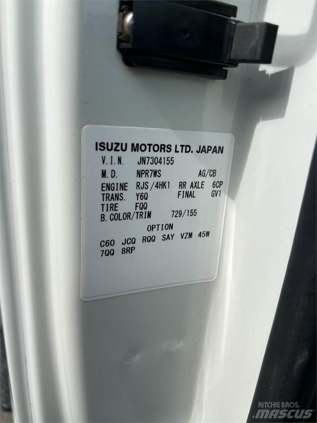 Isuzu NRR DC شاحنات ذات هيكل صندوقي