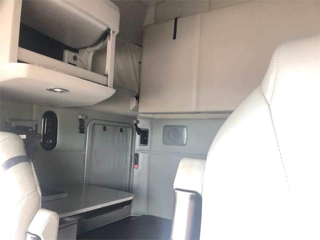 Kenworth T680 وحدات الجر