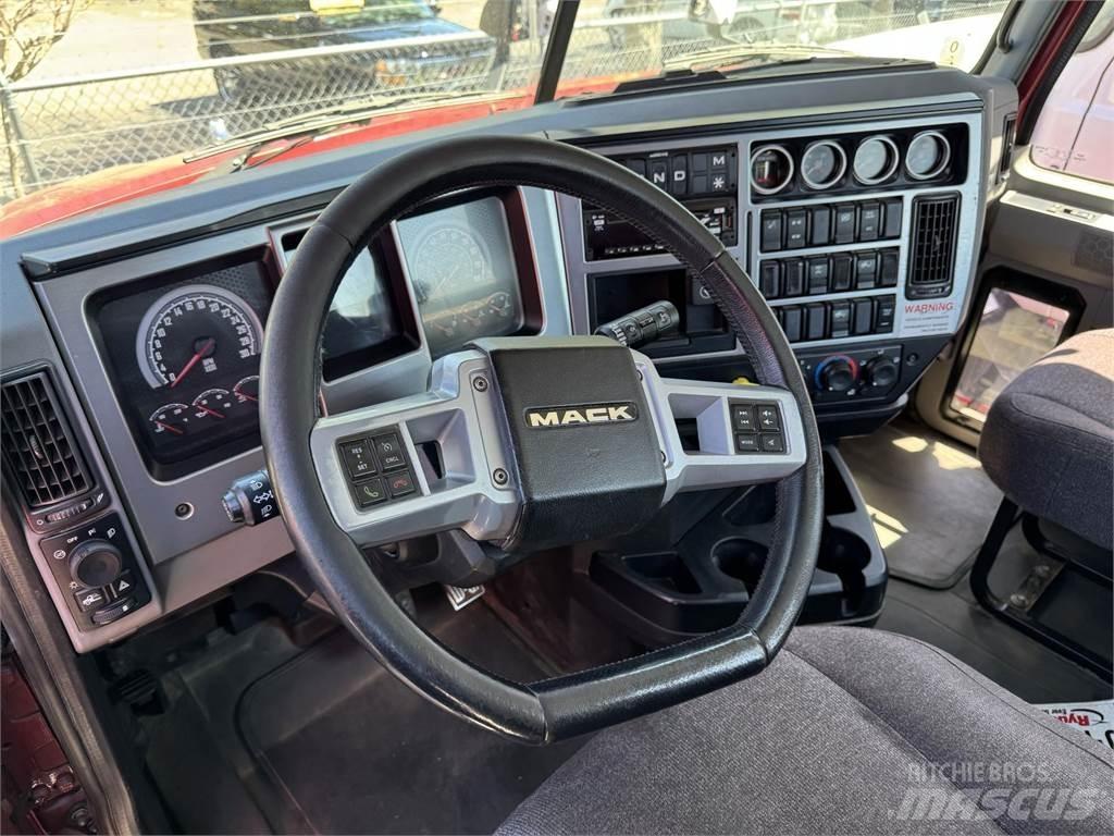 Mack AN64T وحدات الجر