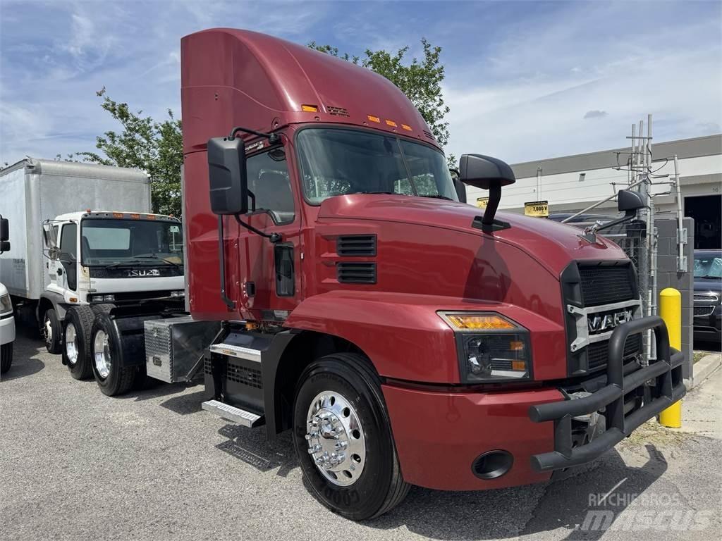 Mack AN64T وحدات الجر