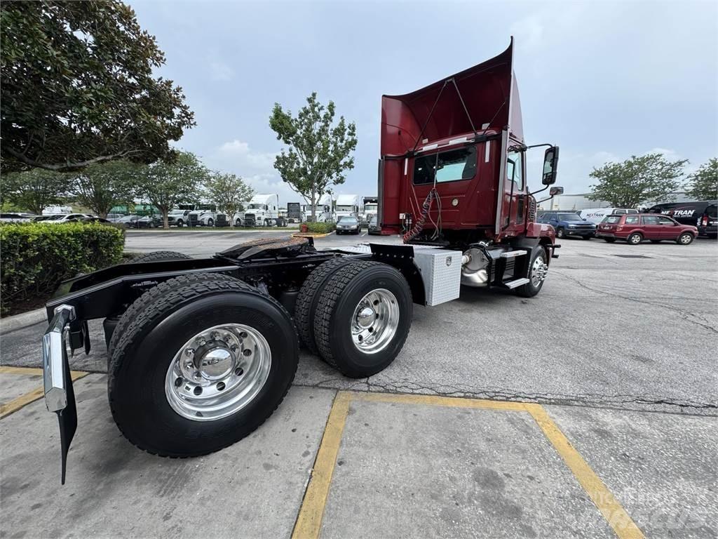 Mack AN64T وحدات الجر
