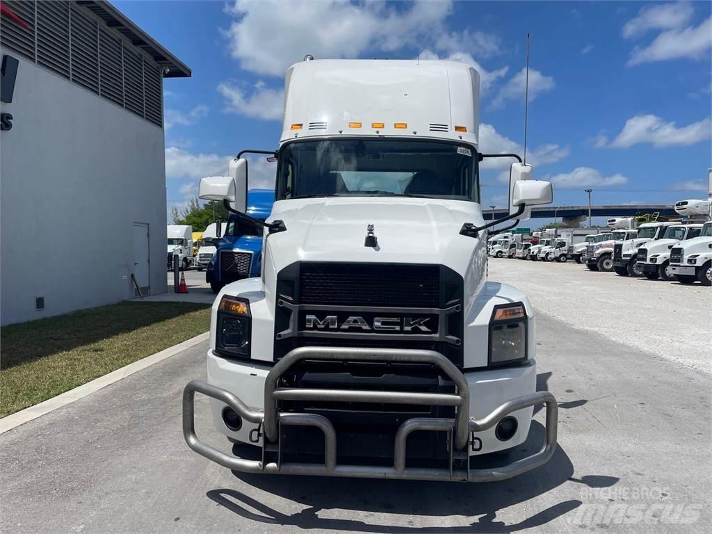 Mack AN64T وحدات الجر
