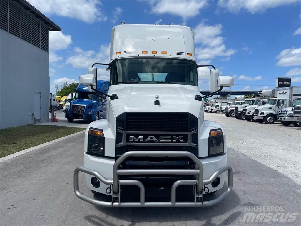 Mack AN64T وحدات الجر