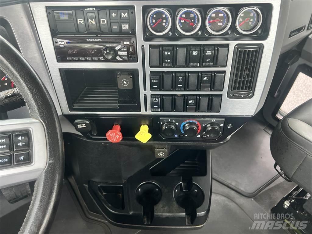 Mack AN64T وحدات الجر