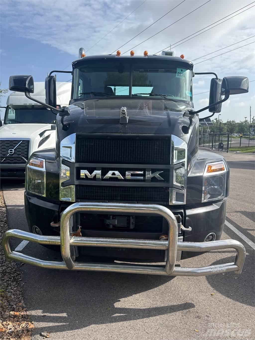 Mack AN64T وحدات الجر