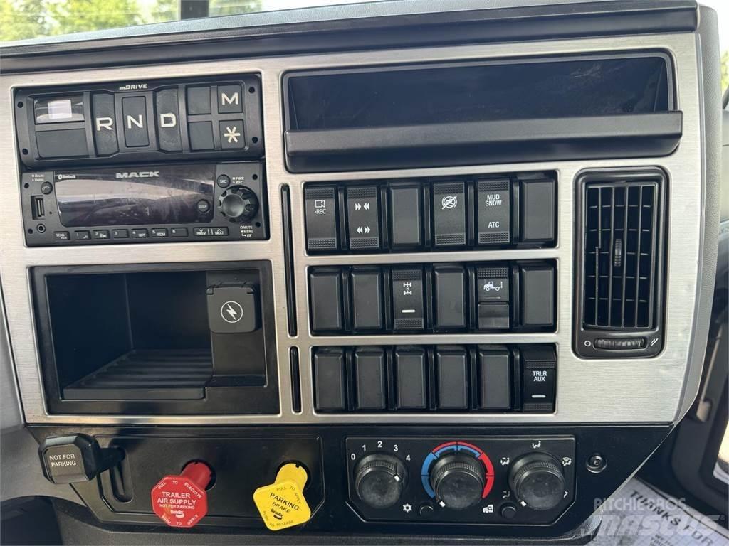 Mack AN64T وحدات الجر