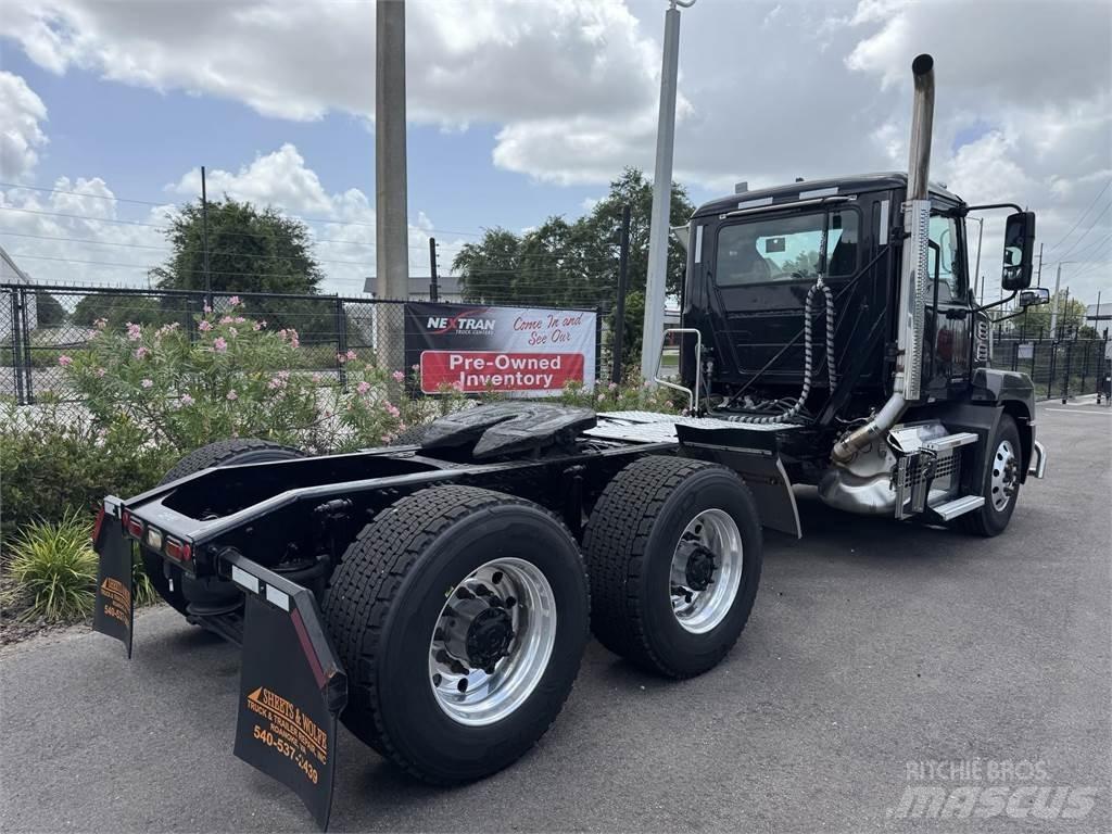 Mack AN64T وحدات الجر