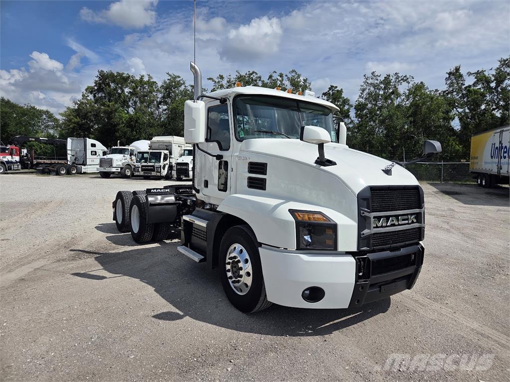 Mack AN64T وحدات الجر