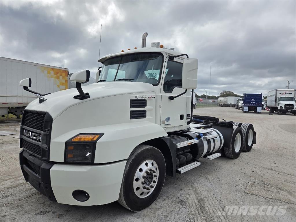 Mack AN64T وحدات الجر